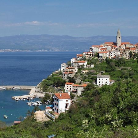 Double Room Vrbnik 5301B Экстерьер фото